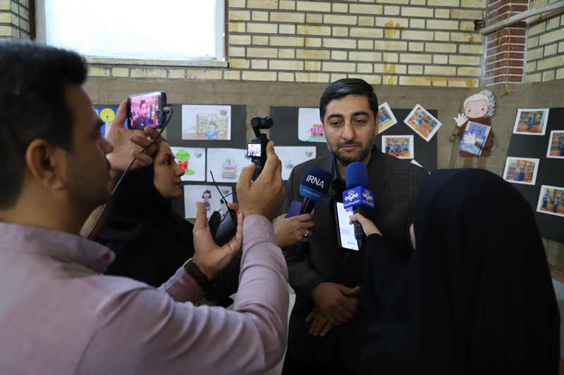 «جشن کتاب» در دبستان دخترانه معینی بوشهر برگزار شد