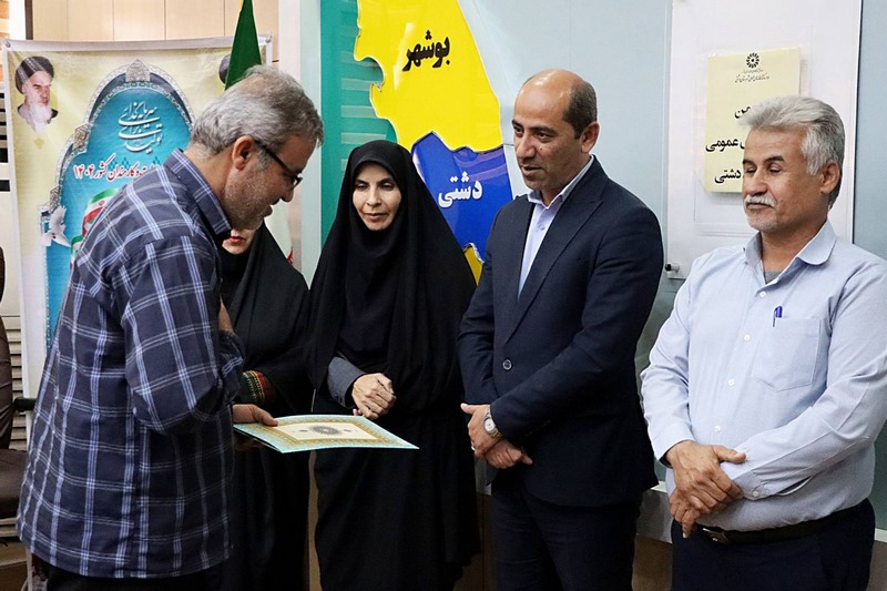 تأکید فرماندار دشتی بر اجرای برنامههای خلاقانه در هفته کتاب و کتابخوانی