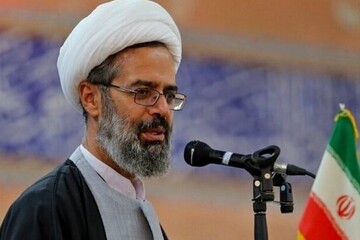 کتاب، چراغ هدایت و سرمایه فرهنگی جامعه است