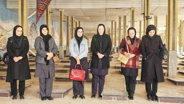 غبارروبی و عطرافشانی گلزار شهدای زنجان