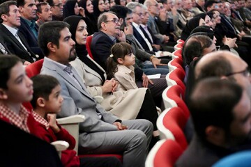 آیین گرامیداشت روز «کتاب، کتابخوانی و کتابدار» و معرفی برگزیدگان «هم‌خوان؛ نشان کتابخانه عمومی ایران»