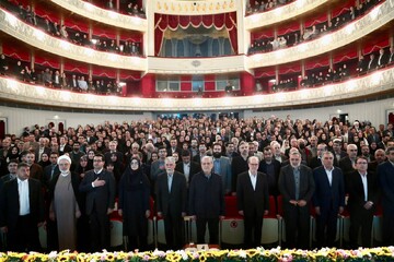 آیین گرامیداشت روز «کتاب، کتابخوانی و کتابدار» و معرفی برگزیدگان «هم‌خوان؛ نشان کتابخانه عمومی ایران»