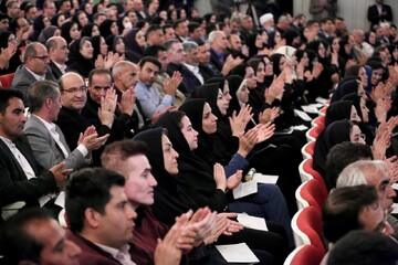 آیین گرامیداشت روز «کتاب، کتابخوانی و کتابدار» و معرفی برگزیدگان «هم‌خوان؛ نشان کتابخانه عمومی ایران»