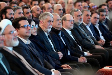 آیین گرامیداشت روز «کتاب، کتابخوانی و کتابدار» و معرفی برگزیدگان «هم‌خوان؛ نشان کتابخانه عمومی ایران»