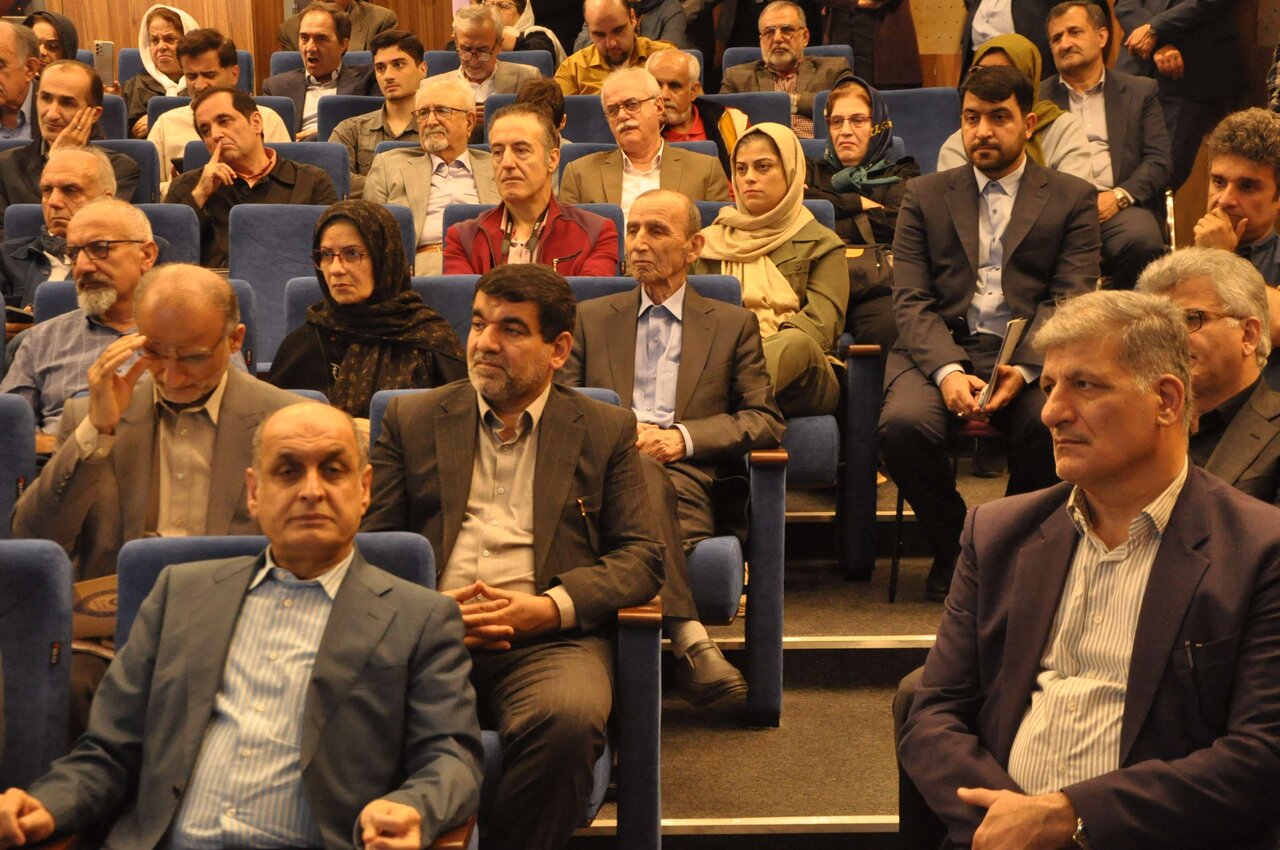 تجلیل از «سیدحسین میرمجلسی»، واقف ۳۰ هزار جلد کتاب به کتابخانه مرکزی رشت