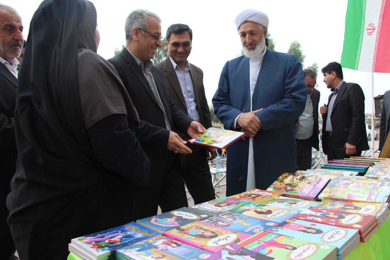 زنگ هفته کتاب در گرگان به صدا درآمد