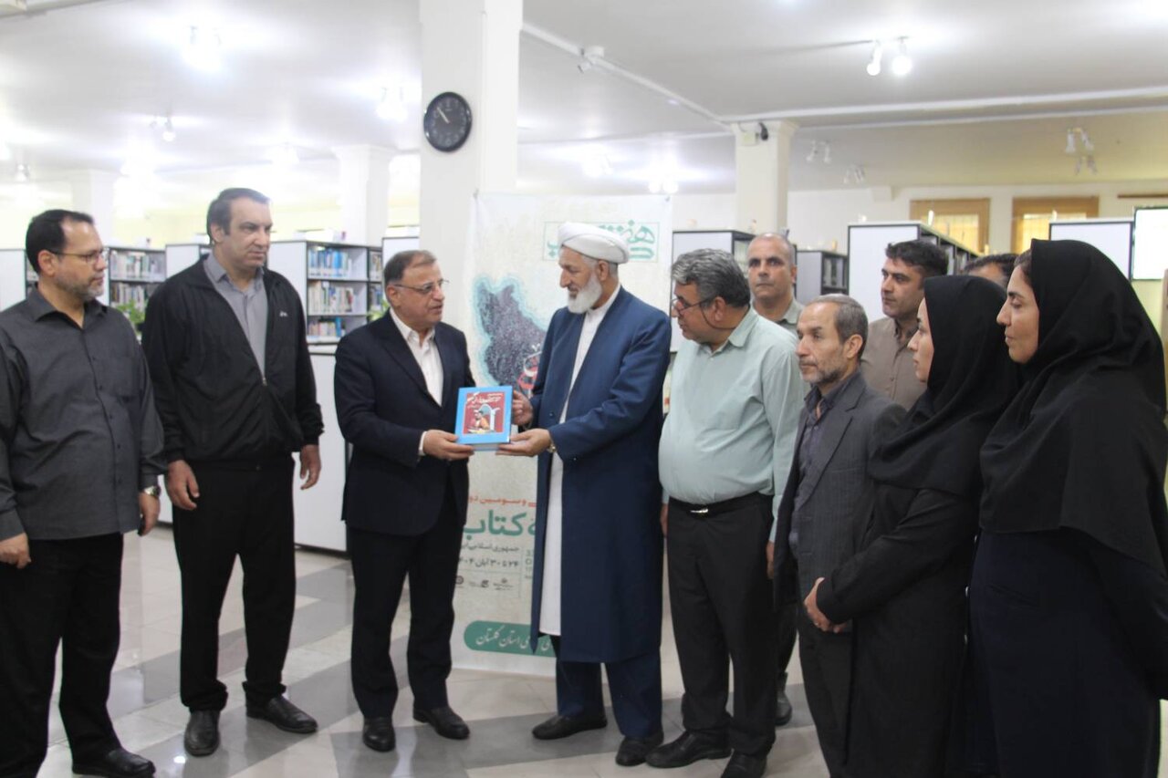 استاندار گلستان از کتابخانه عمومی حکیم میرفندرسکی گرگان بازدید کرد