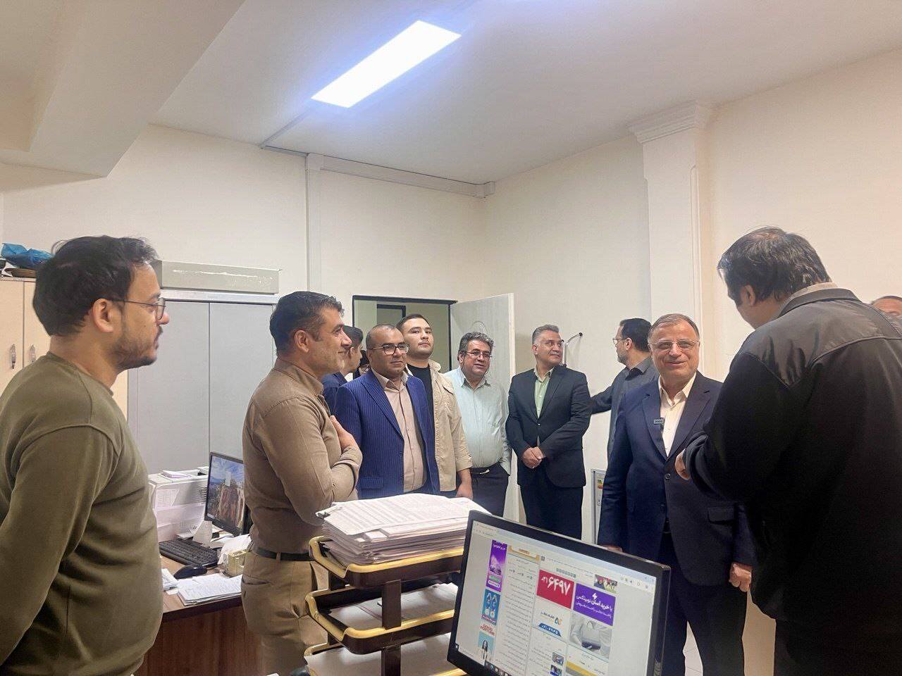 استاندار گلستان از کتابخانه عمومی حکیم میرفندرسکی گرگان بازدید کرد