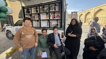 حضور مدیرکل کتابخانه‌های عمومی یزد در ویژه‌برنامه پرسش و پاسخ مدیران، پیش از خطبه‌های نمازجمعه استان