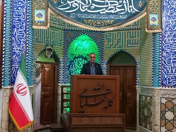 حضور مدیرکل کتابخانه‌های عمومی یزد در ویژه‌برنامه پرسش و پاسخ مدیران، پیش از خطبه‌های نمازجمعه استان