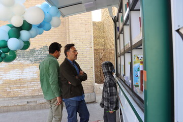 حضور مدیرکل کتابخانه‌های عمومی یزد در ویژه‌برنامه پرسش و پاسخ مدیران، پیش از خطبه‌های نمازجمعه استان