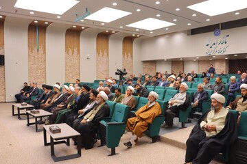 جلسه هفتگی تفسیر قرآن ویژه مدیران استان به میزبانی اداره کل کتابخانه‌های عمومی یزد