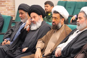 جلسه هفتگی تفسیر قرآن ویژه مدیران استان به میزبانی اداره کل کتابخانه‌های عمومی یزد