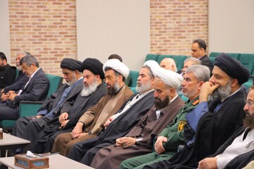 جلسه هفتگی تفسیر قرآن ویژه مدیران استان به میزبانی اداره کل کتابخانه‌های عمومی یزد