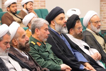 جلسه هفتگی تفسیر قرآن ویژه مدیران استان به میزبانی اداره کل کتابخانه‌های عمومی یزد