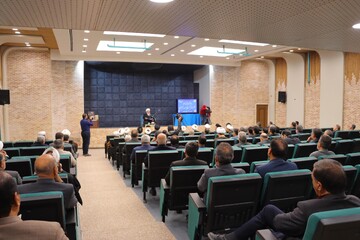 جلسه هفتگی تفسیر قرآن ویژه مدیران استان به میزبانی اداره کل کتابخانه‌های عمومی یزد