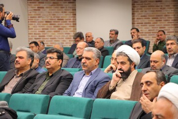 جلسه هفتگی تفسیر قرآن ویژه مدیران استان به میزبانی اداره کل کتابخانه‌های عمومی یزد