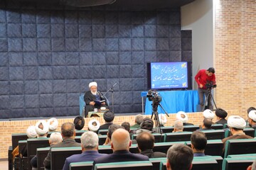 جلسه هفتگی تفسیر قرآن ویژه مدیران استان به میزبانی اداره کل کتابخانه‌های عمومی یزد