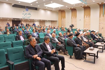 جلسه هفتگی تفسیر قرآن ویژه مدیران استان به میزبانی اداره کل کتابخانه‌های عمومی یزد