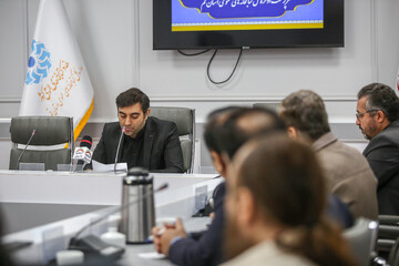 نشست مطبوعاتی قم