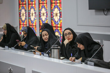 نشست مطبوعاتی قم