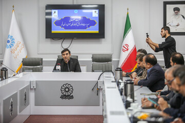 نشست مطبوعاتی قم