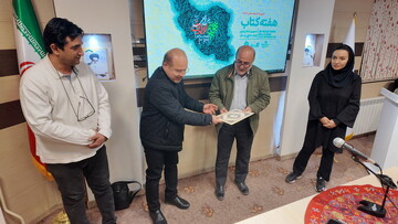 نشست تخصصی «بررسی ادبیات کودکان و فبک» در اراک