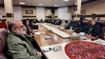 نشست تخصصی «بررسی ادبیات کودکان و فبک» در اراک