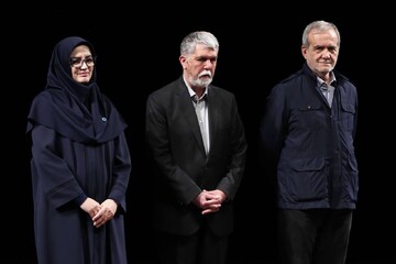 آیین گرامیداشت روز «کتاب، کتابخوانی و کتابدار» و معرفی برگزیدگان نخستین دوره «هم‌خوان؛ نشان کتابخانه عمومی ایران»