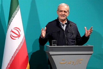 آیین گرامیداشت روز «کتاب، کتابخوانی و کتابدار» و معرفی برگزیدگان نخستین دوره «هم‌خوان؛ نشان کتابخانه عمومی ایران»