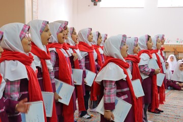 بزرگداشت روز کتاب و کتابخوانی در دبستان ریحانه‌النبی(س) یزد با حضور مدیرکل کتابخانه‌های عمومی استان