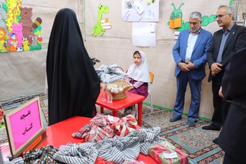 بزرگداشت روز کتاب و کتابخوانی در دبستان ریحانه‌النبی(س) یزد با حضور مدیرکل کتابخانه‌های عمومی استان