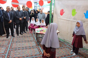 بزرگداشت روز کتاب و کتابخوانی در دبستان ریحانه‌النبی(س) یزد با حضور مدیرکل کتابخانه‌های عمومی استان