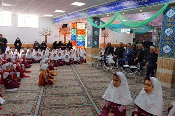 بزرگداشت روز کتاب و کتابخوانی در دبستان ریحانه‌النبی(س) یزد با حضور مدیرکل کتابخانه‌های عمومی استان