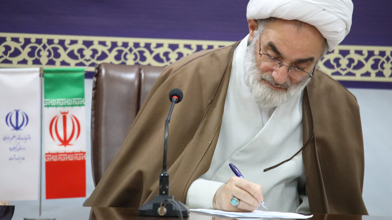 تأکید بر لزوم ایجاد «نهضت عمومی کتابخوانی» در کشور