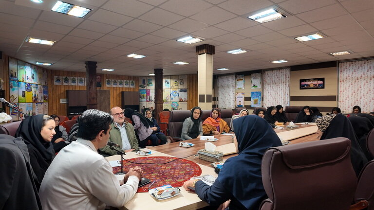 کتاب، ابزاری برای شکلگیری هویت و مهارت اجتماعی است