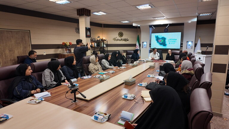 کتاب، ابزاری برای شکلگیری هویت و مهارت اجتماعی است