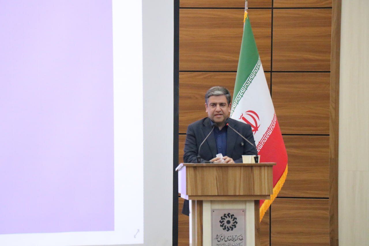 دستیار اجتماعی رئیسجمهور و استاندار اردبیل از کتابخانه مرکزی اردبیل بازدید کردند