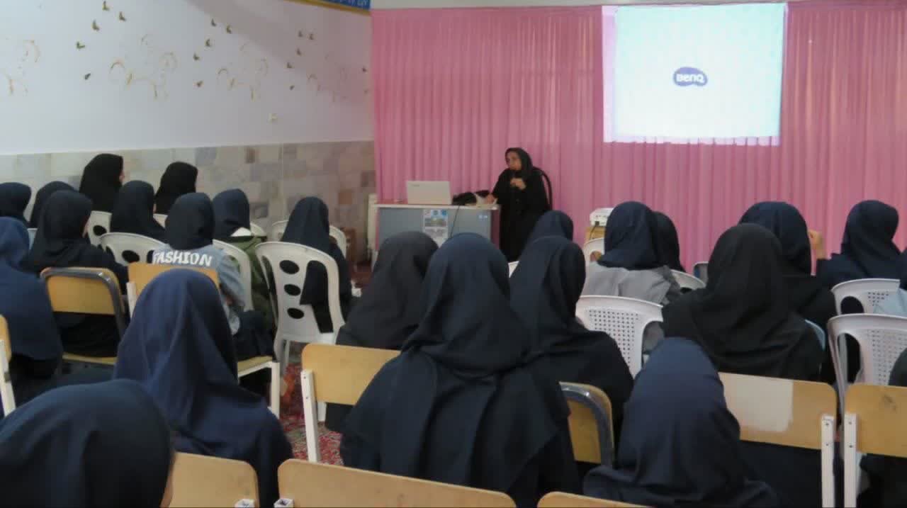 کتابخانه‌های عمومی استان مرکزی صحنه همدلی، آموزش و خلاقیت فرهنگی