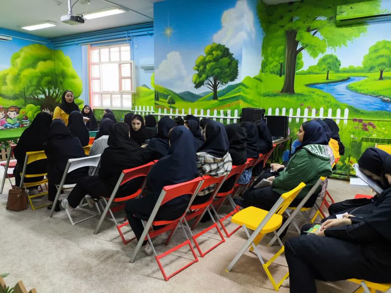 کتابخانه‌های عمومی استان مرکزی صحنه همدلی، آموزش و خلاقیت فرهنگی