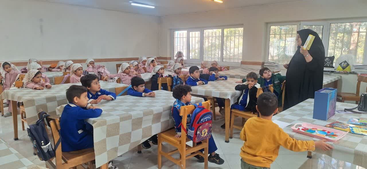 همدلی خانوادهها و دانشآموزان در کتابخانههای عمومی استان مرکزی