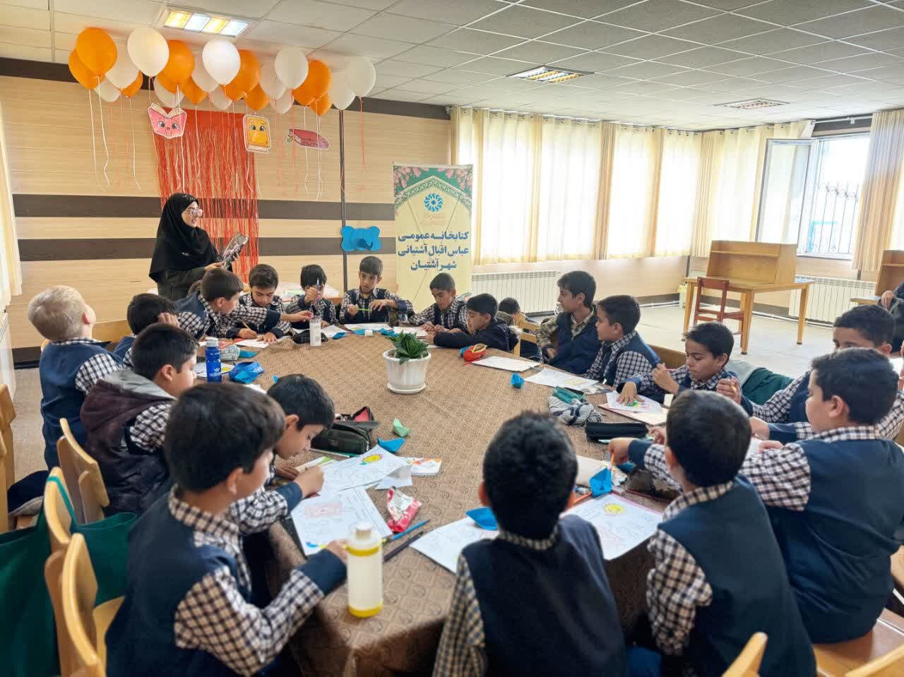 همدلی خانواده‌ها و دانش‌آموزان در کتابخانه‌های عمومی استان مرکزی