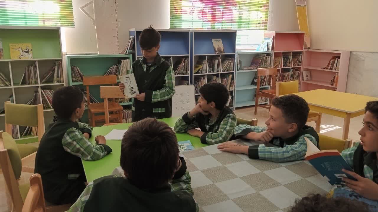 همدلی خانوادهها و دانشآموزان در کتابخانههای عمومی استان مرکزی