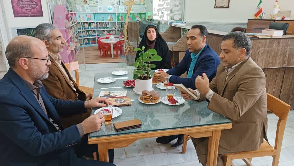 همدلی خانواده‌ها و دانش‌آموزان در کتابخانه‌های عمومی استان مرکزی