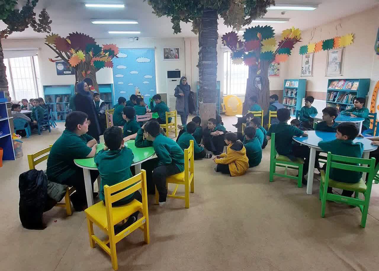 همدلی خانوادهها و دانشآموزان در کتابخانههای عمومی استان مرکزی