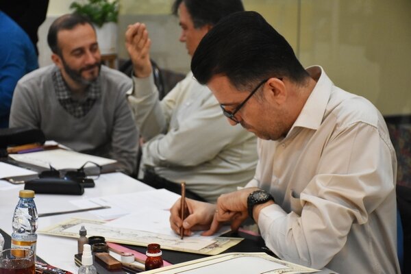 مشق کتاب هنرمندان در کتابخانه شهید رئیسی شیراز برگزار شد