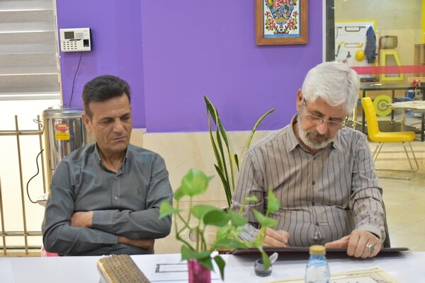 مشق کتاب هنرمندان در کتابخانه شهید رئیسی شیراز برگزار شد