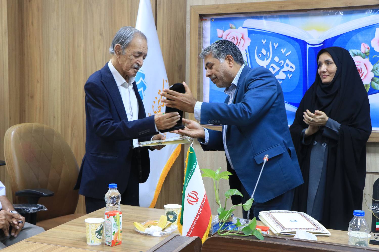 «نشست کتاب‌خوان تخصصی مؤلفان پیشکسوت» در بندرعباس برگزار شد