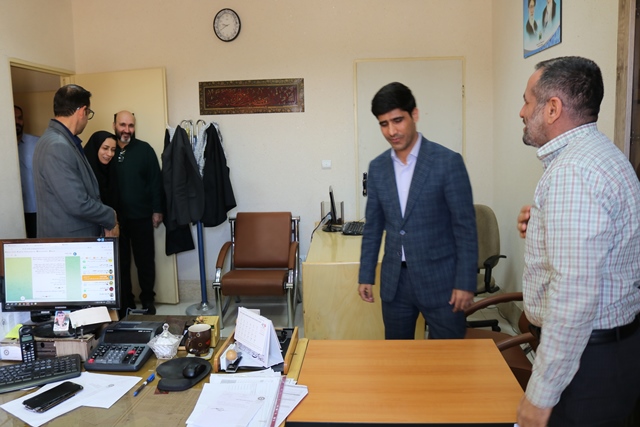 اهدای بیش از ۱۰۰ عنوان کتاب به کتابخانه مرکزی سمنان