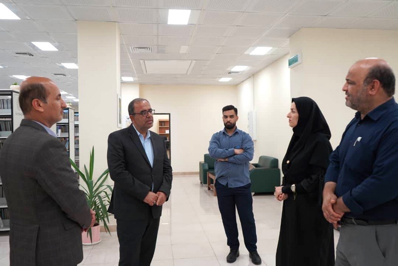 تجلیل فرماندار بوشهر از کتابداران کتابخانه عمومی خلیج فارس